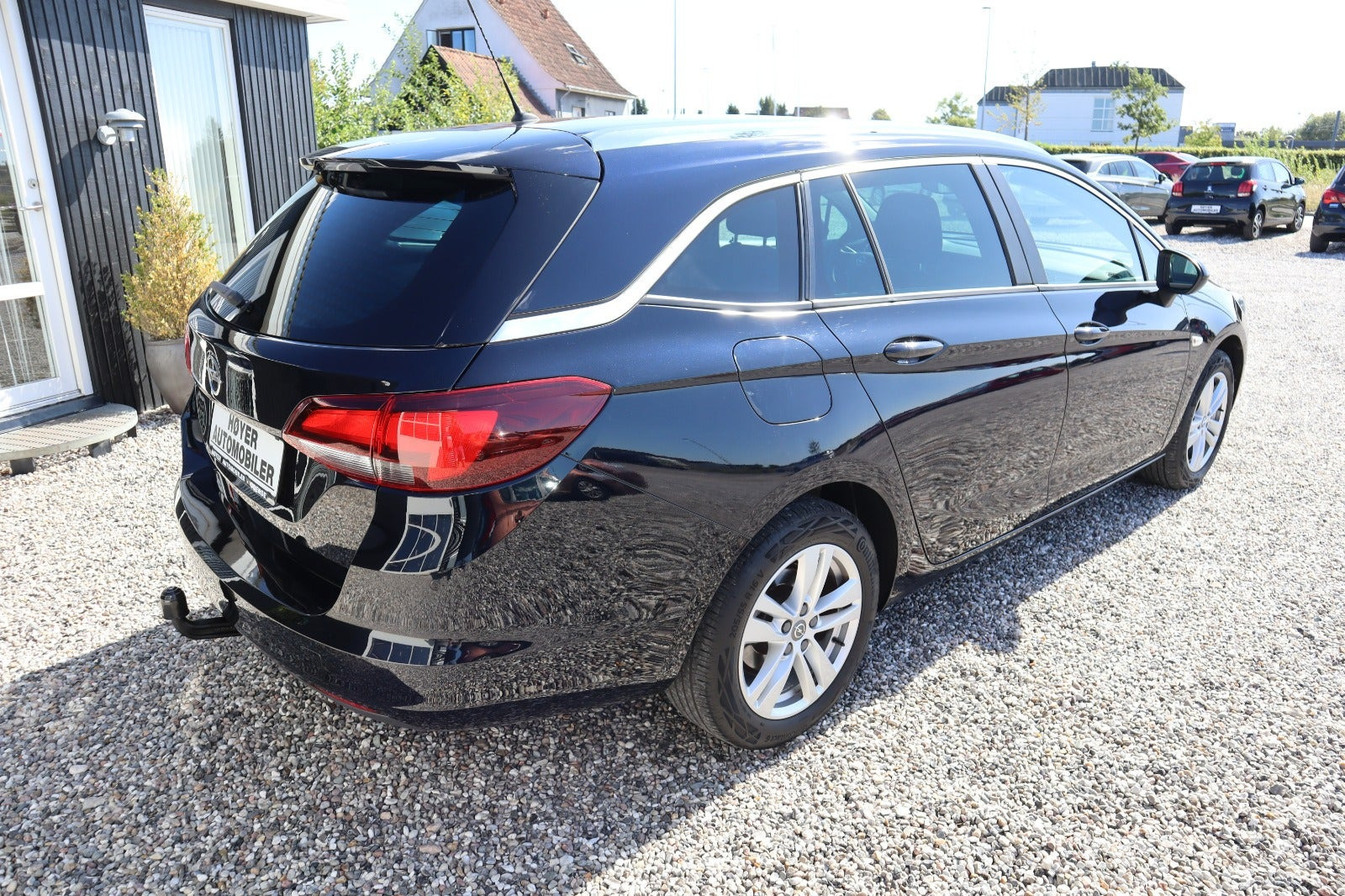 Blå Opel Astra fra 2019