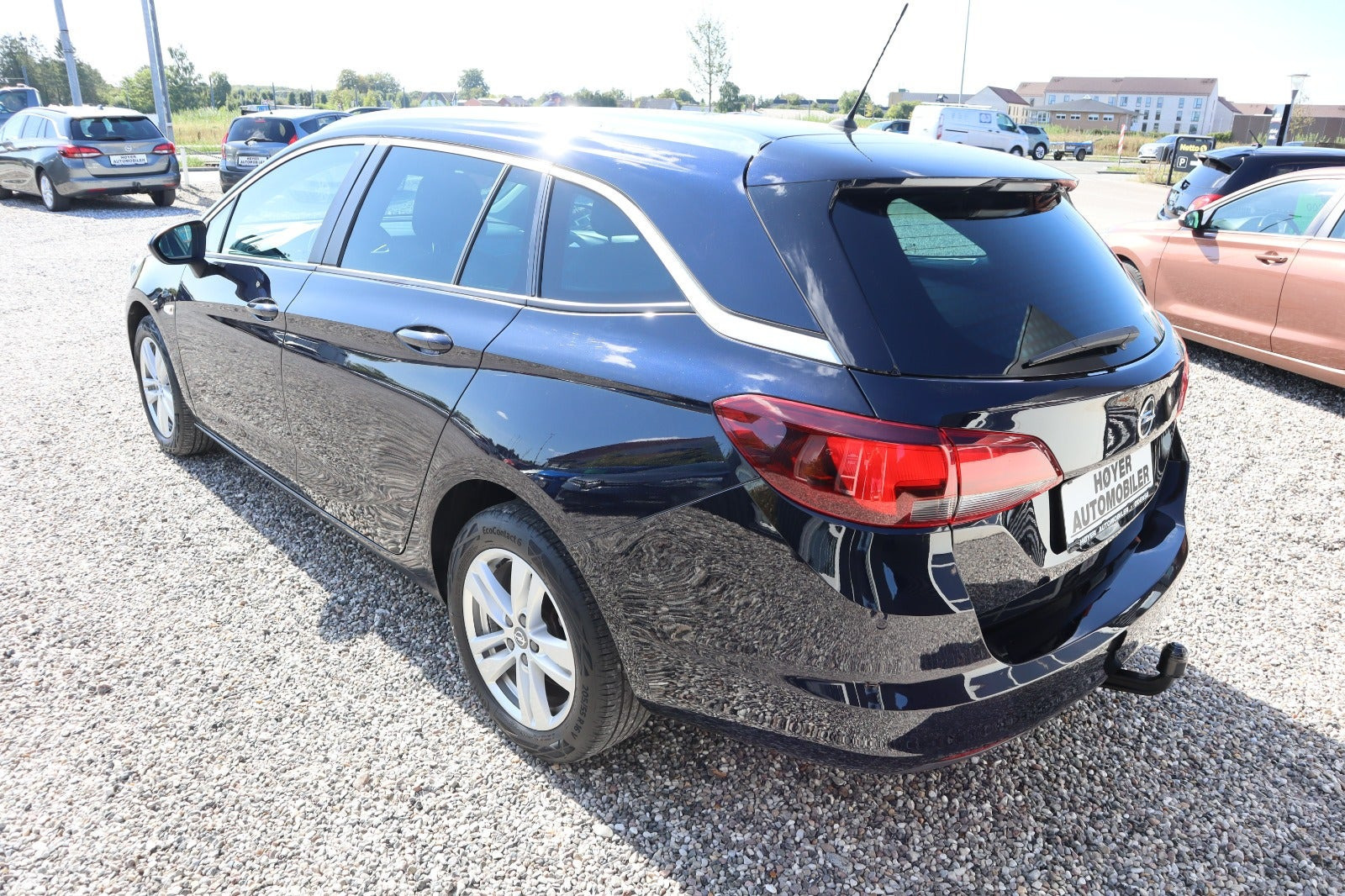 Blå Opel Astra fra 2019