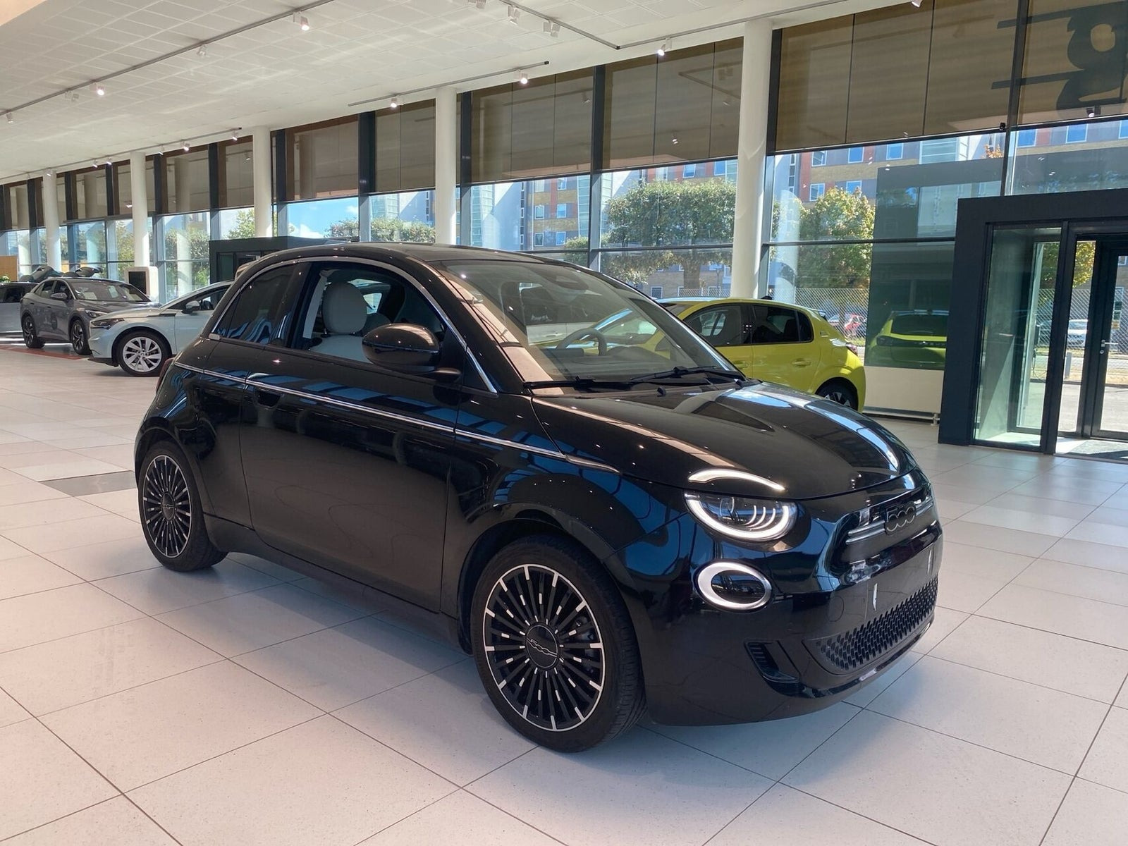 Fiat 500e 42 la Prima 3+1