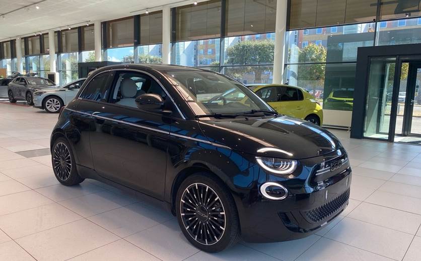Fiat 500e 42 la Prima 3+1