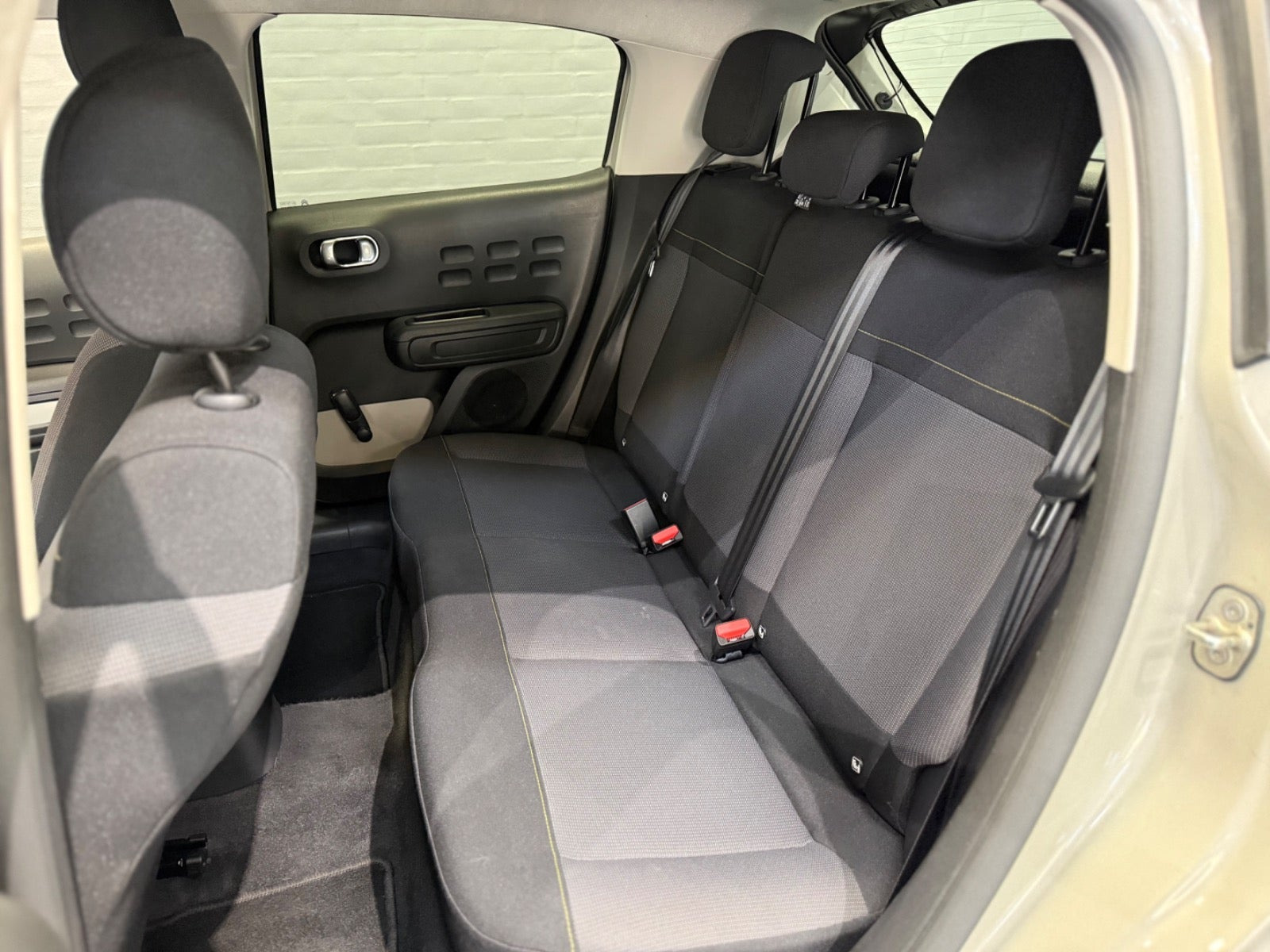 Beige Citroën C3 fra 2021