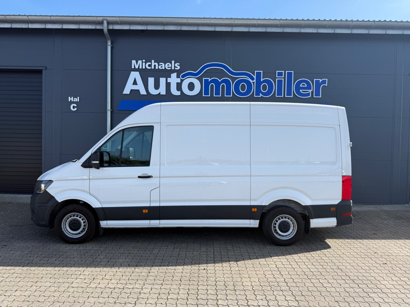 Hvid VW Crafter 35 fra 2024