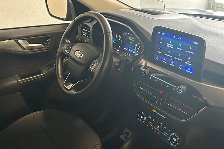 Blå Ford Kuga fra 2020