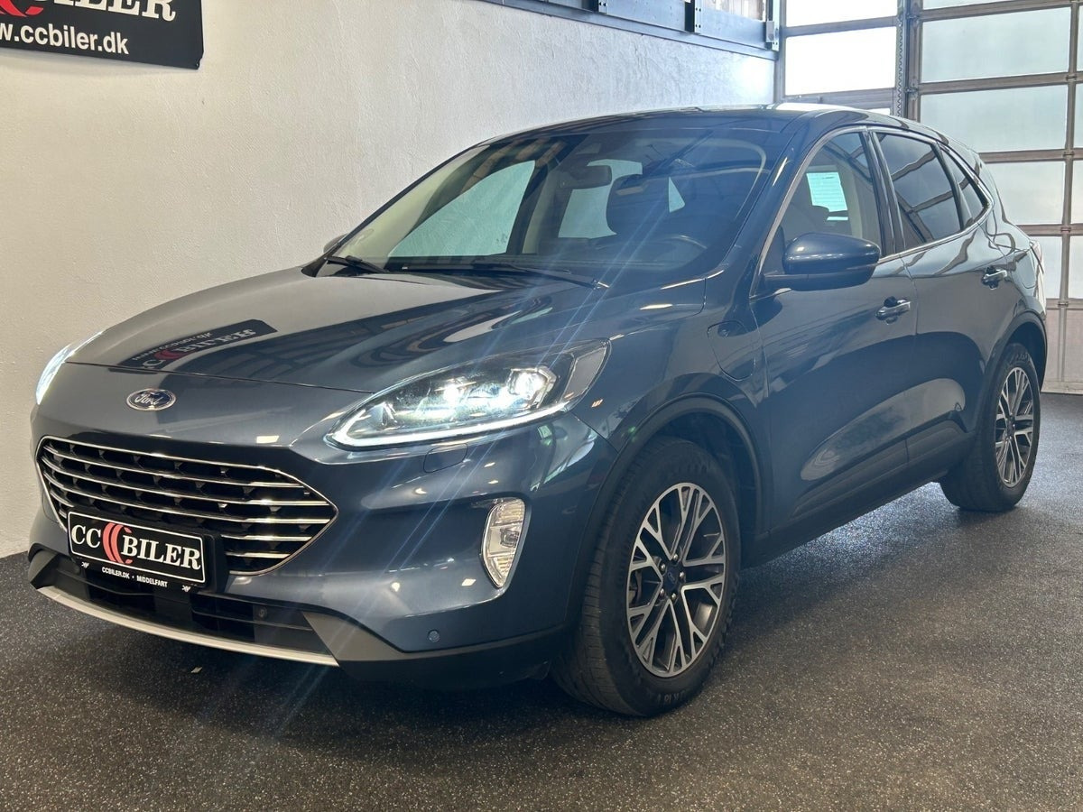 Blå Ford Kuga fra 2020