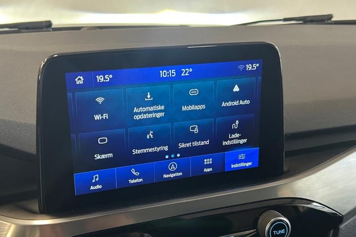 Blå Ford Kuga fra 2020