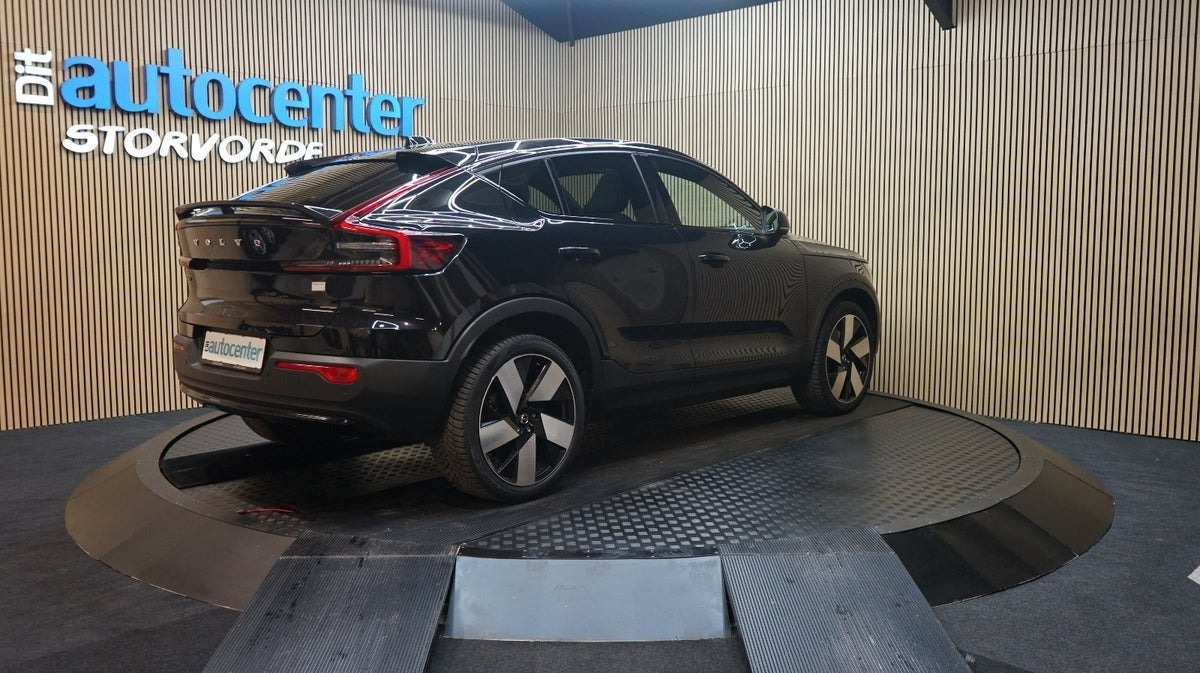 Sort Volvo C40 fra 2024