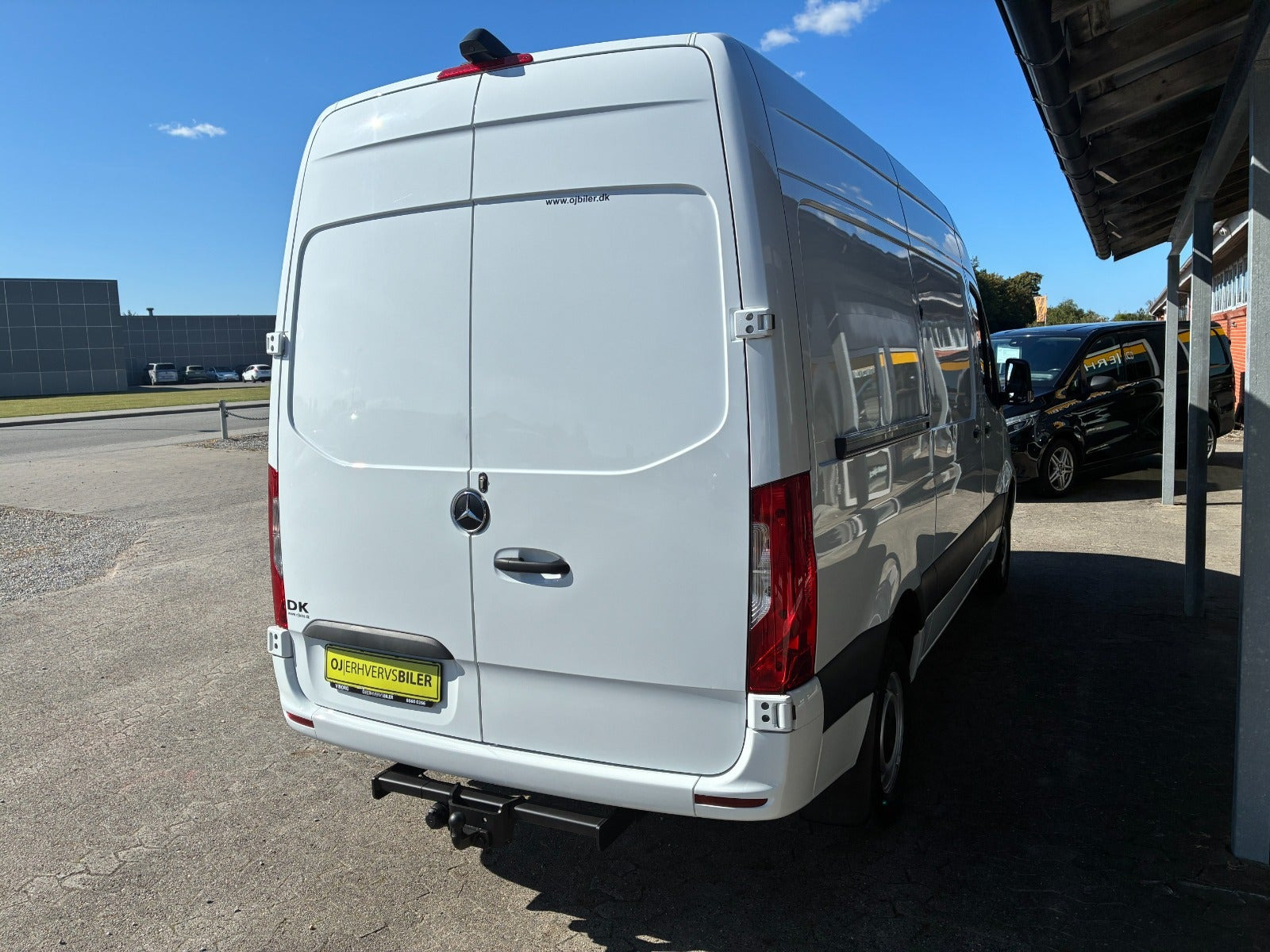 Hvid Mercedes Sprinter 317 fra 2023