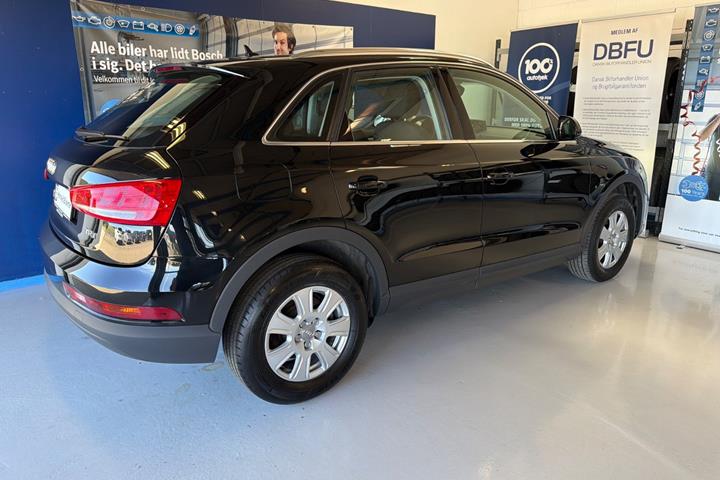 Sort Audi Q3 fra 2017