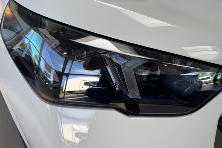 Hvid BMW iX2 fra 2025