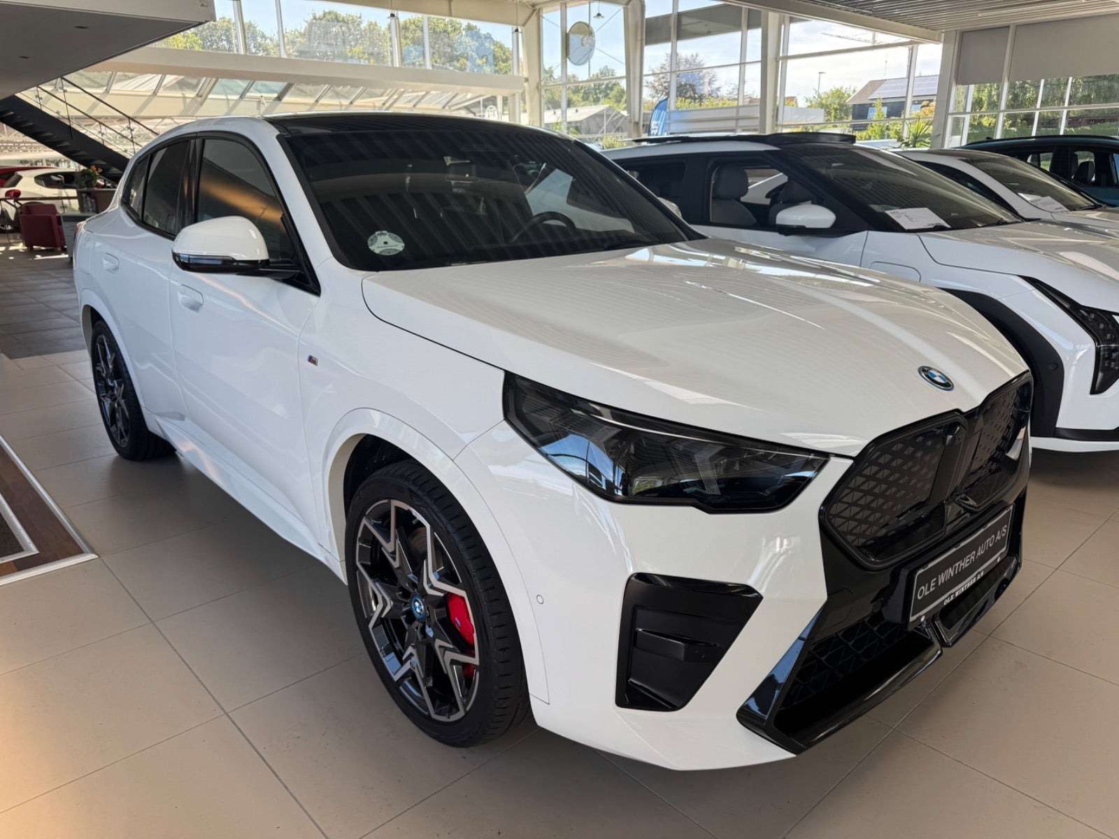 Hvid BMW iX2 fra 2025