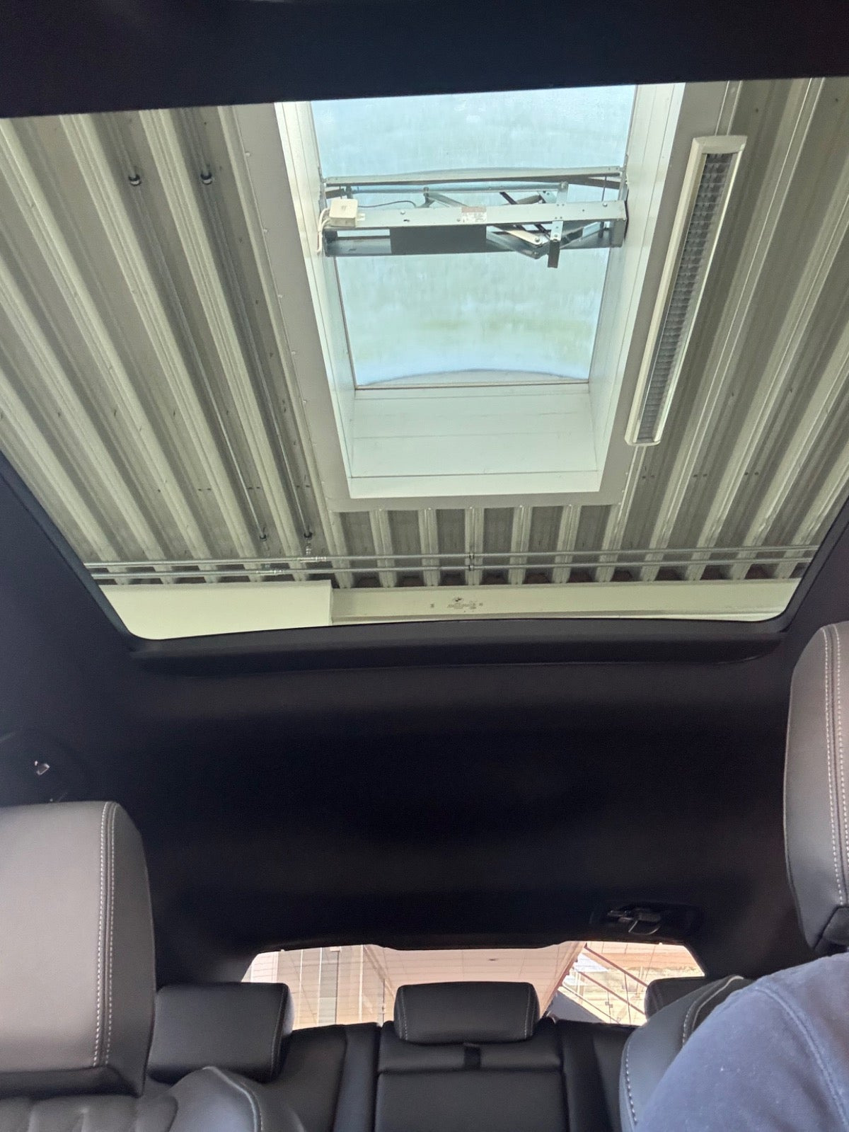 Hvid BMW iX2 fra 2025