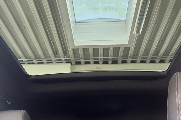 Hvid BMW iX2 fra 2025
