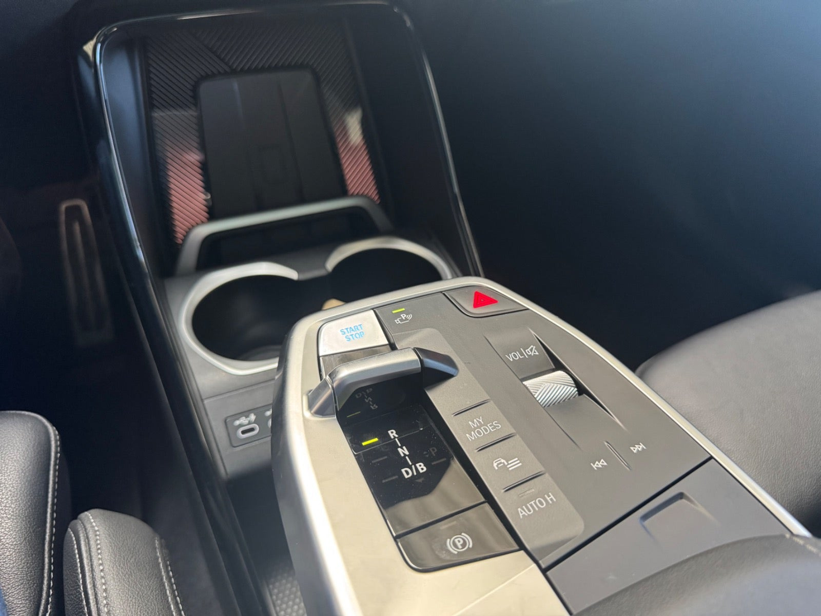 Hvid BMW iX2 fra 2025