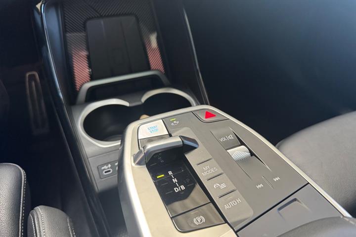 Hvid BMW iX2 fra 2025