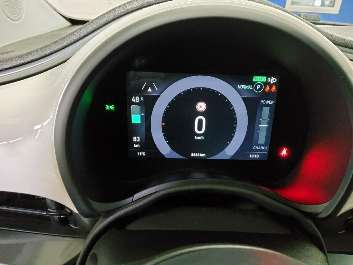 Hvid Fiat 500e fra 2024