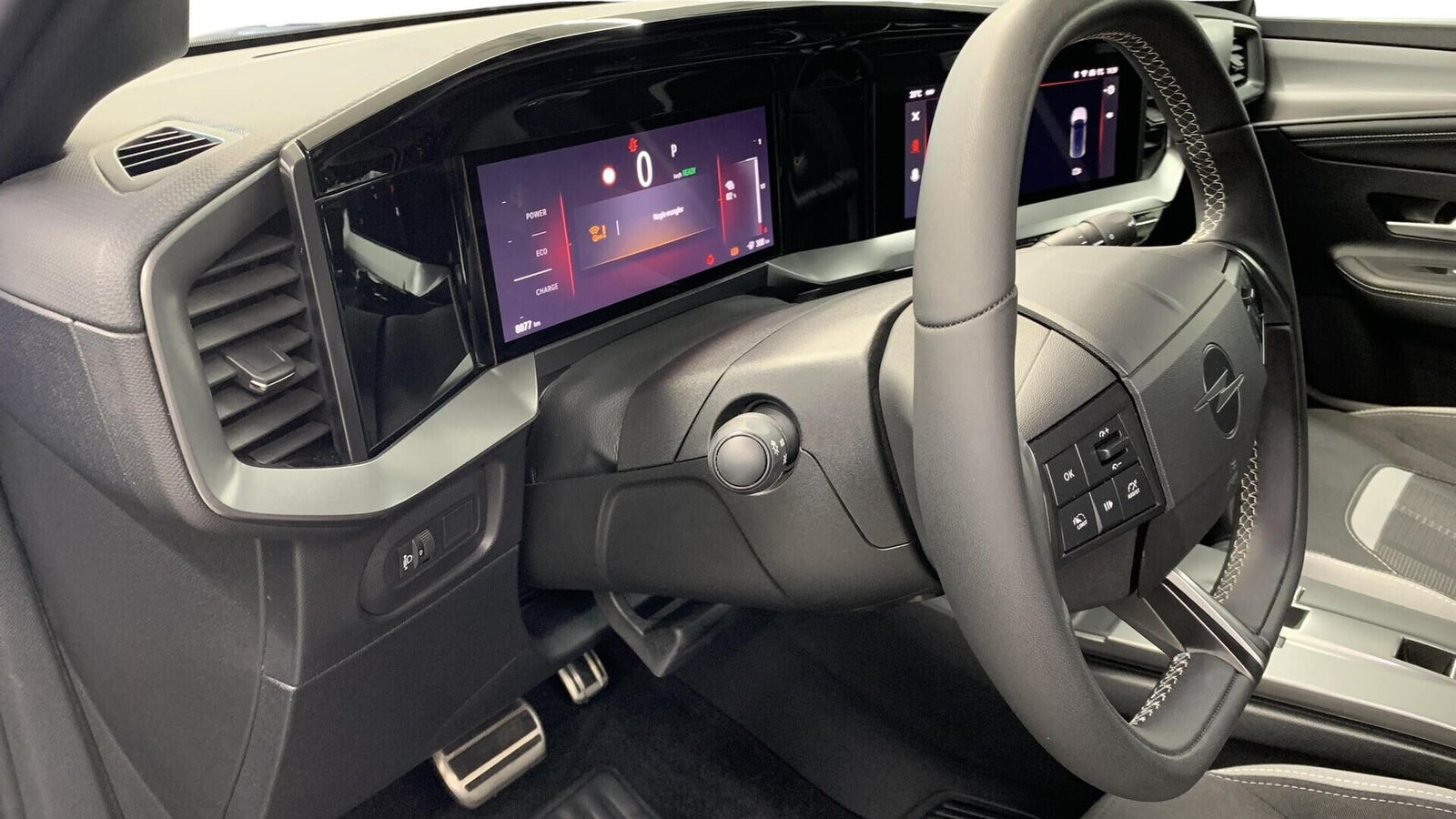Blå Opel Mokka-e fra 2025