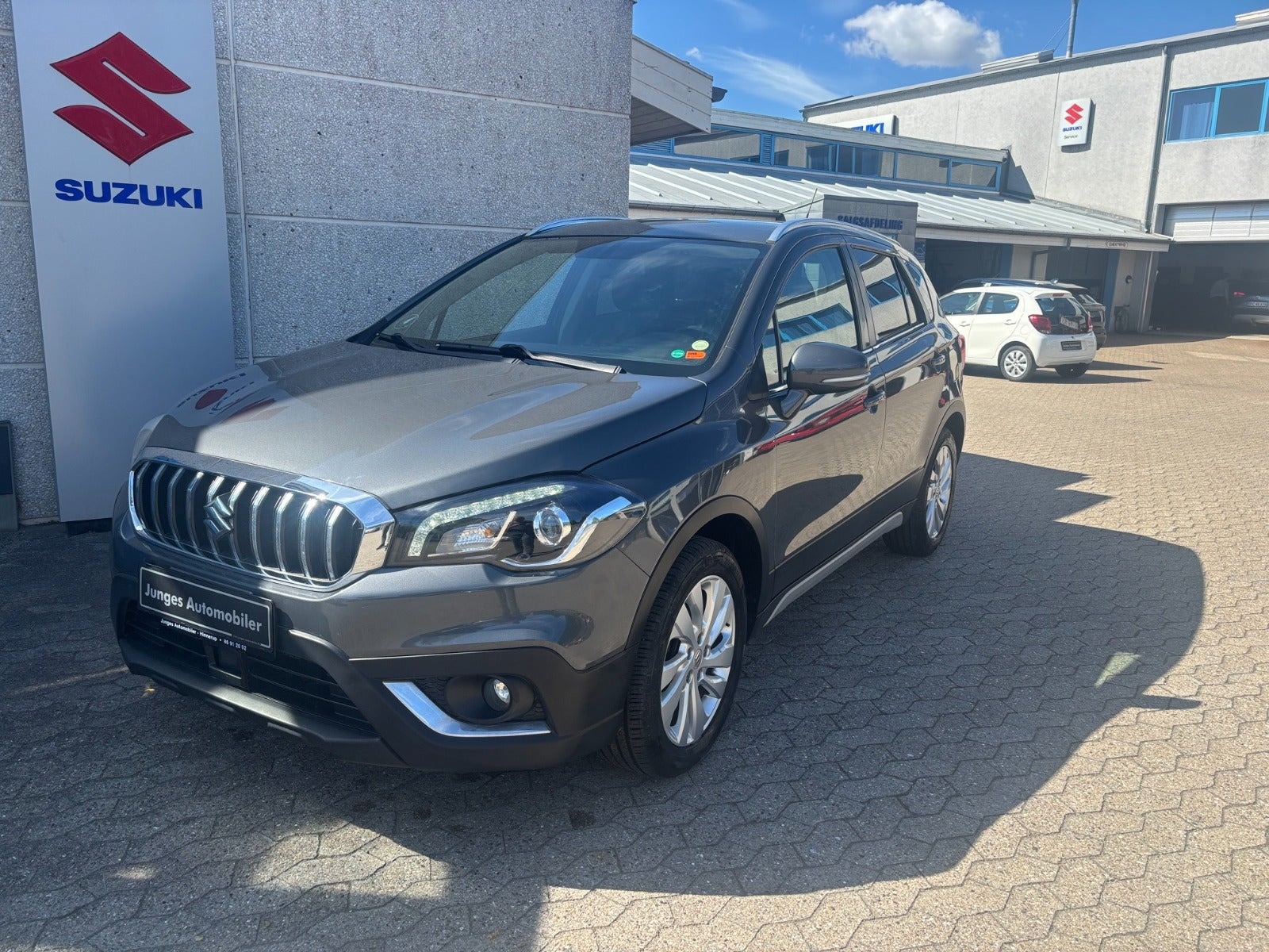 Grå Suzuki S-Cross fra 2020