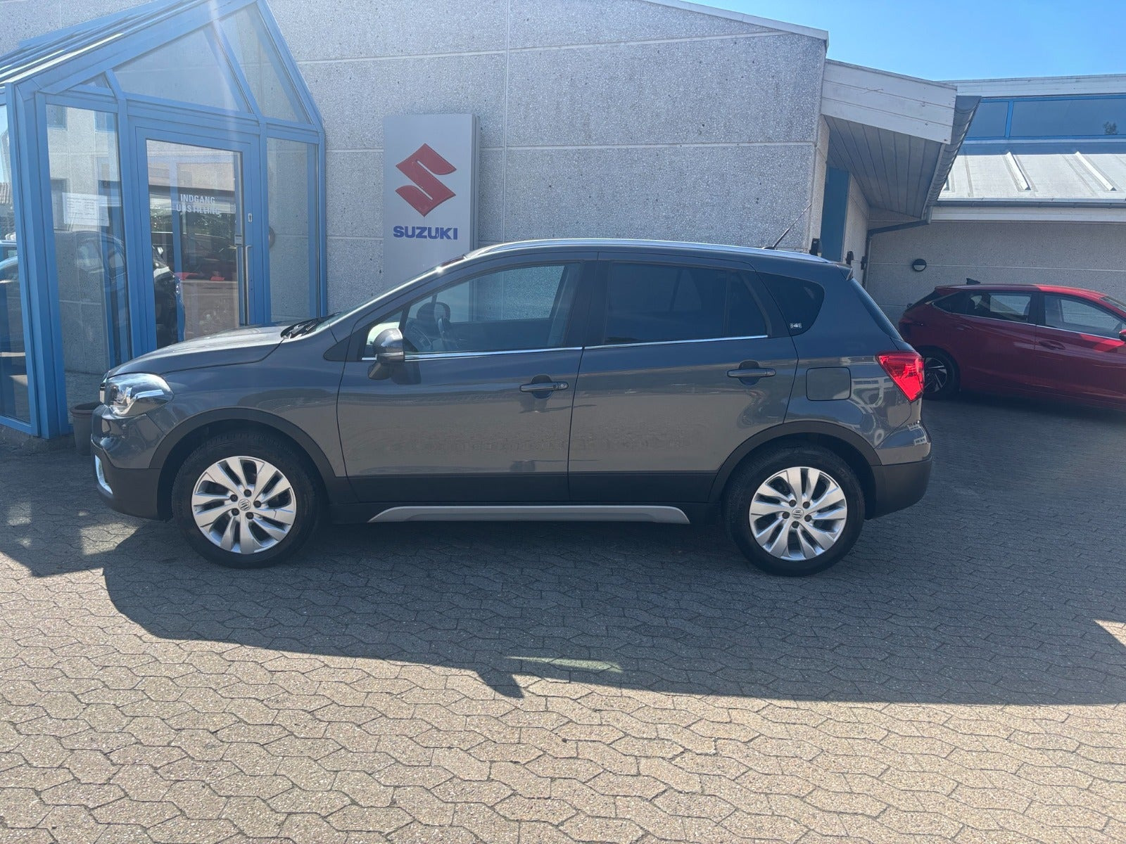 Grå Suzuki S-Cross fra 2020