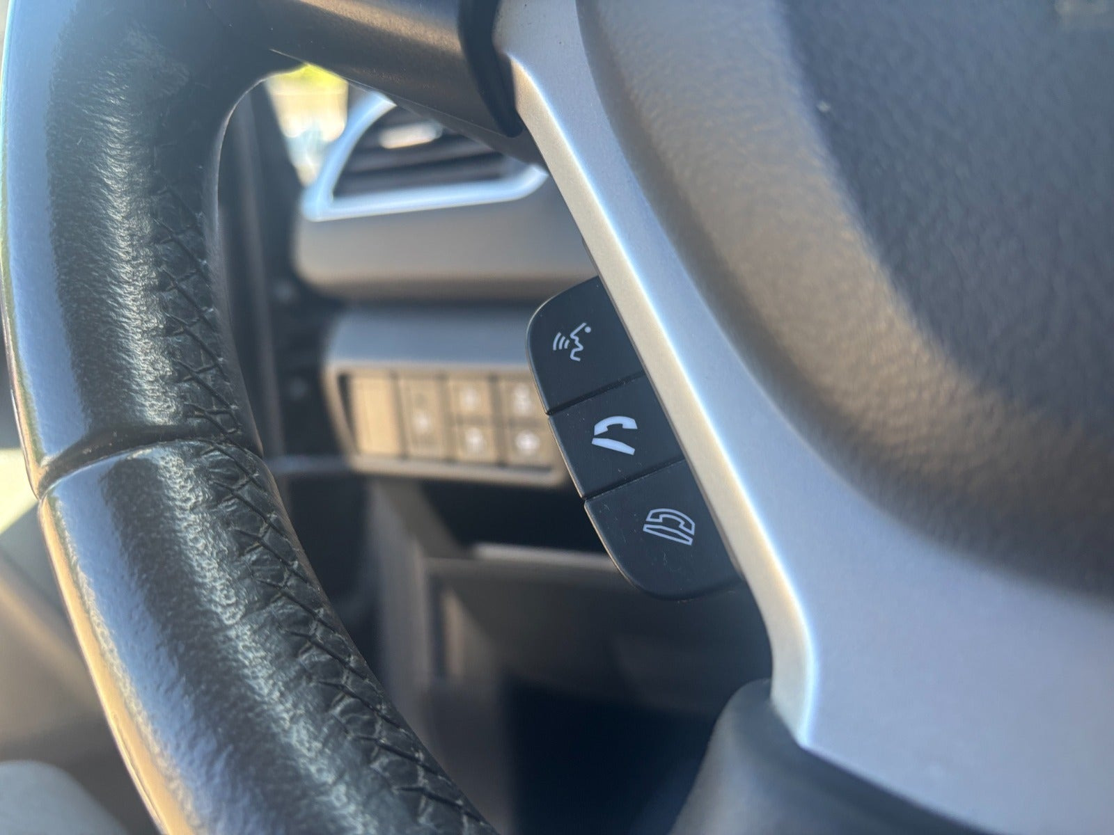 Grå Suzuki S-Cross fra 2020
