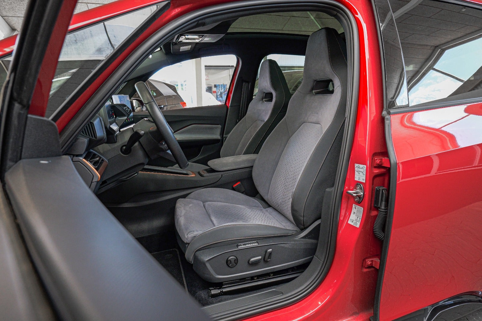 Rød Cupra Born fra 2024