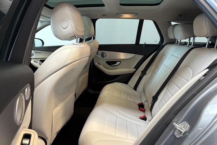 Sort Mercedes C250 d fra 2015