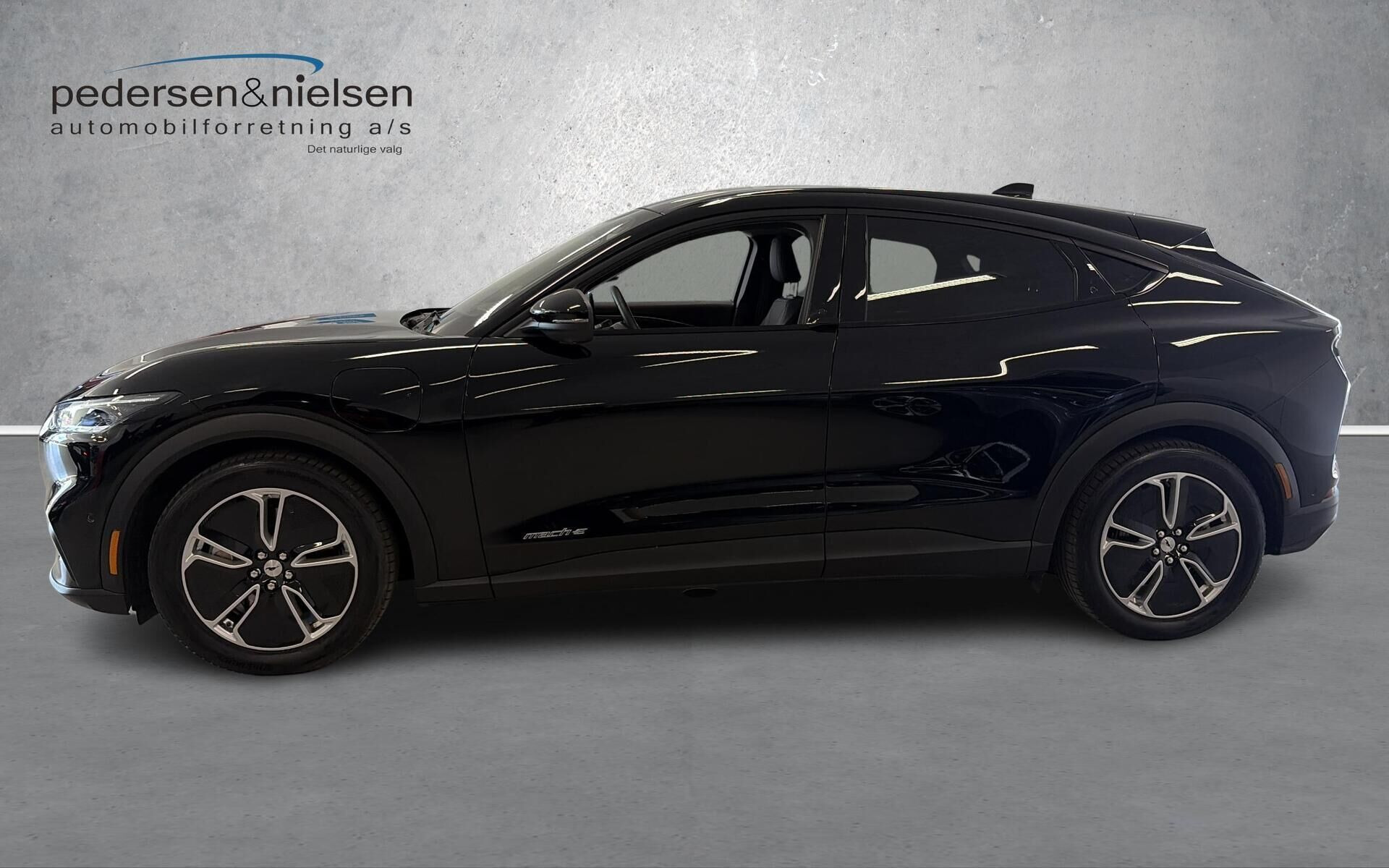 Sort Ford Mustang Mach-E fra 2024