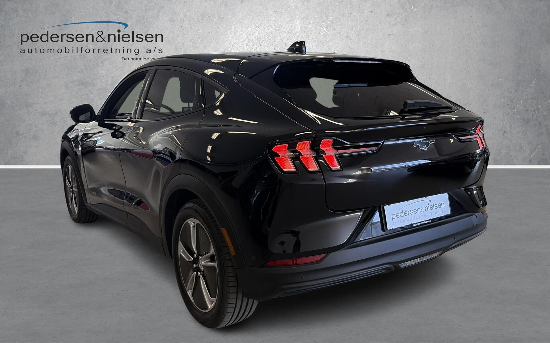 Sort Ford Mustang Mach-E fra 2024