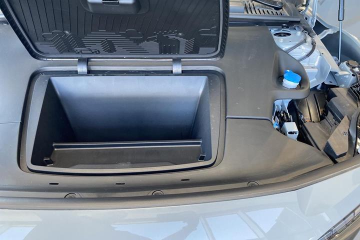 Grå Volvo EX30 Cross Country fra 2025