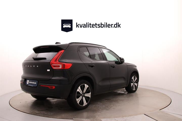 Sort Volvo XC40 fra 2023