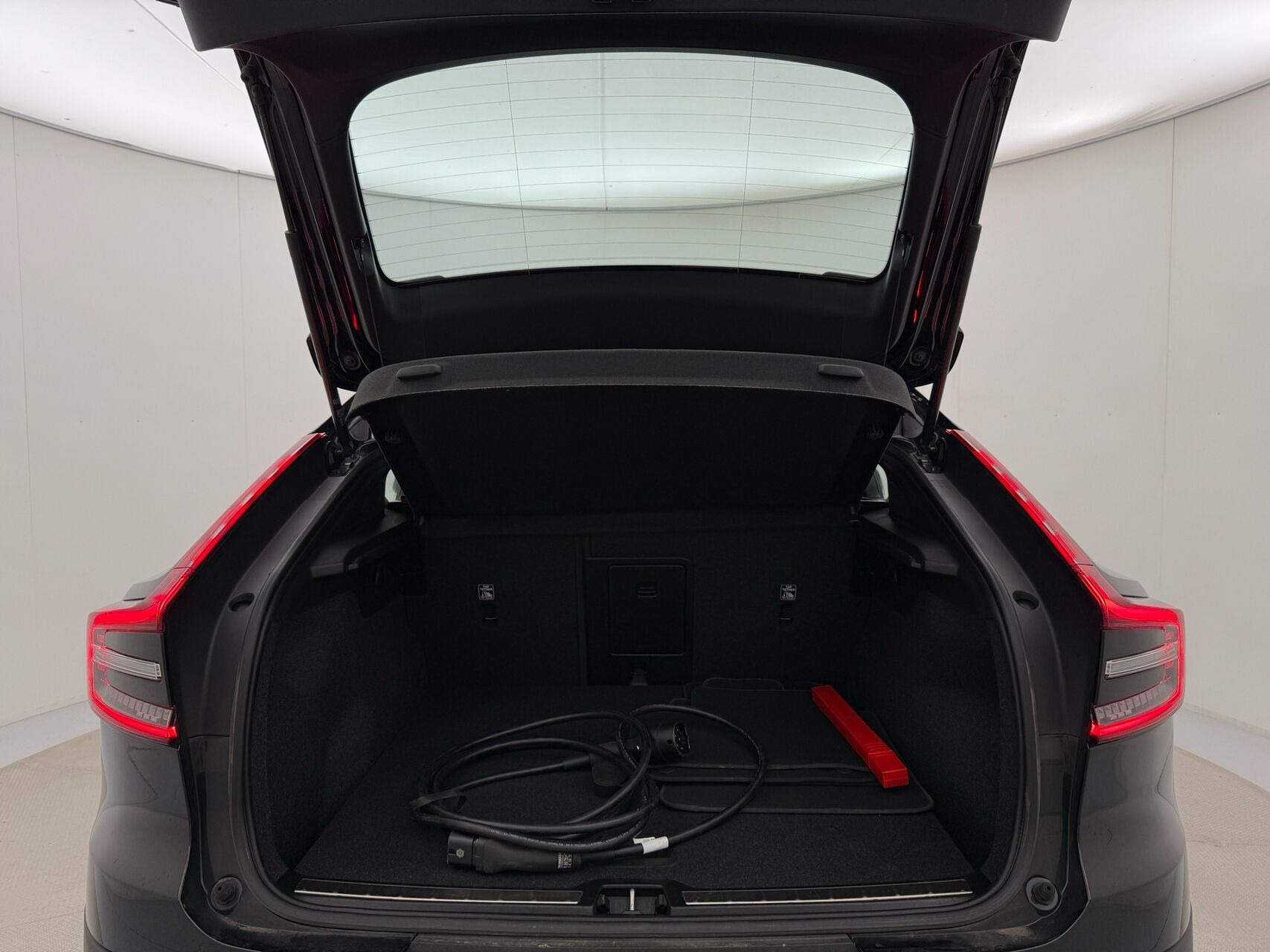 Sort Volvo C40 fra 2023