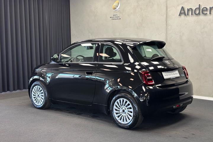 Sort Fiat 500e fra 2023