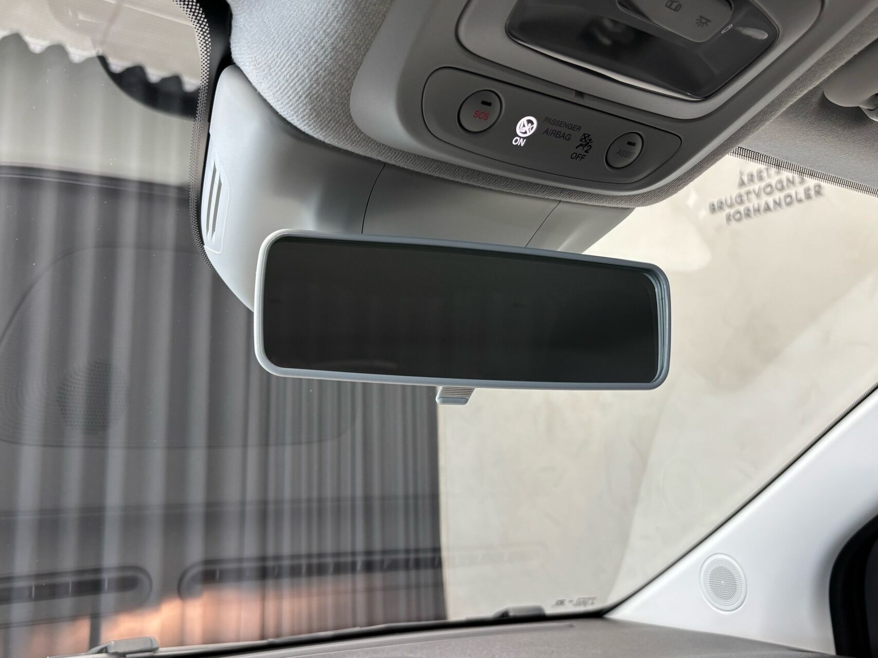 Hvid Fiat 500e fra 2023