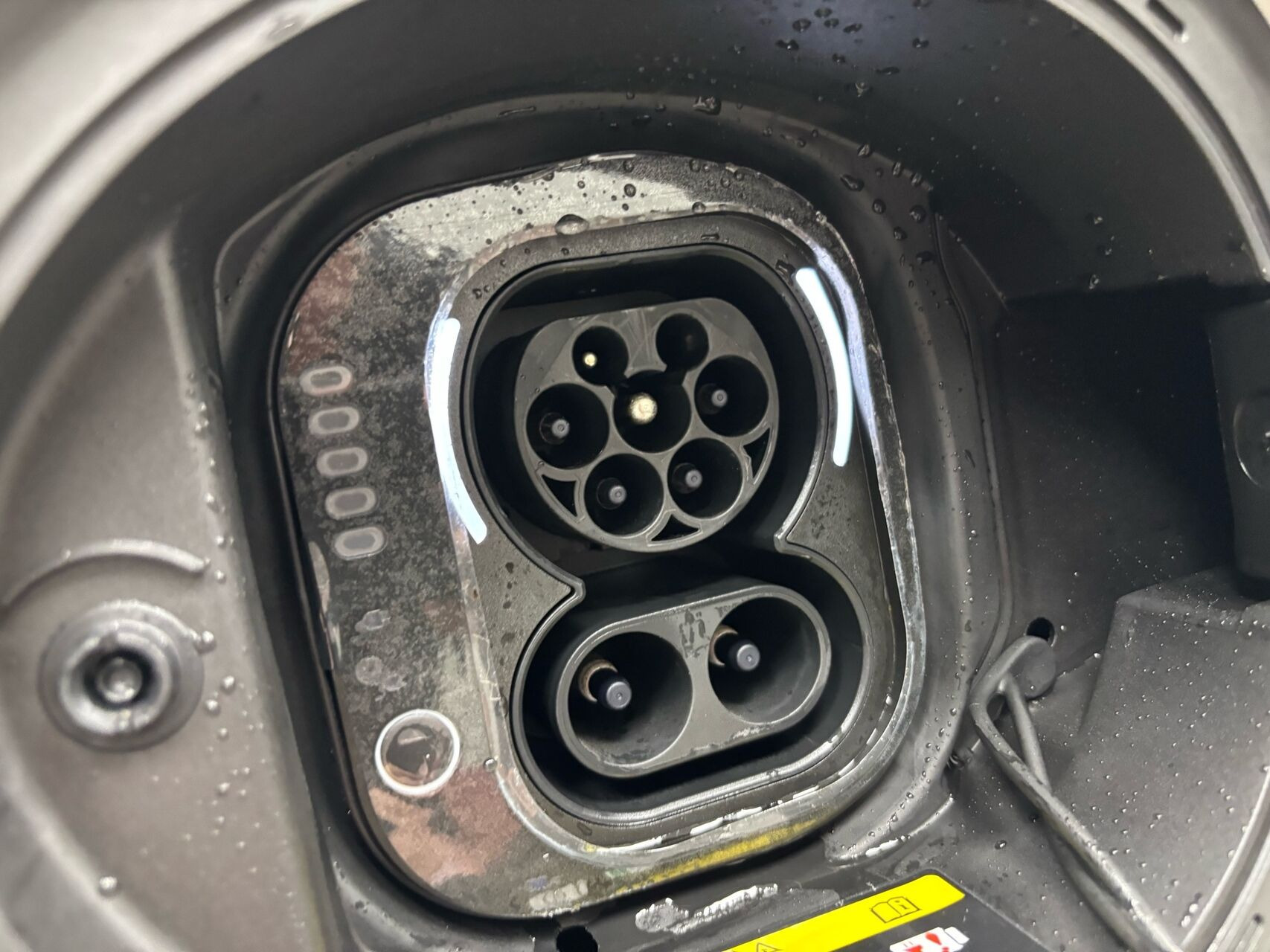 Hvid Fiat 500e fra 2023