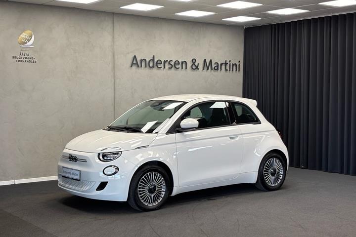 Hvid Fiat 500e fra 2023
