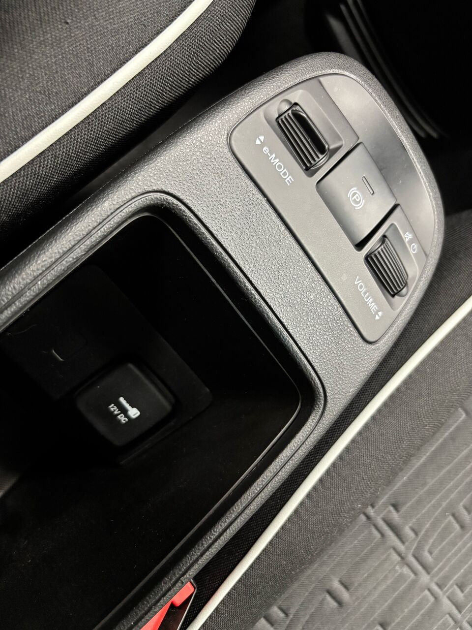Hvid Fiat 500e fra 2023