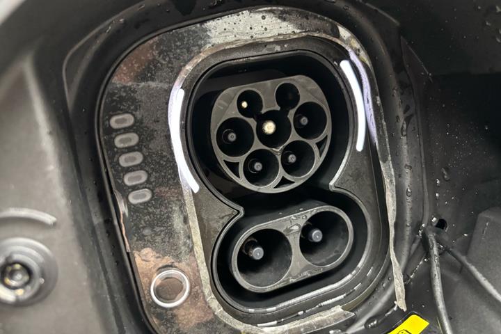Hvid Fiat 500e fra 2023