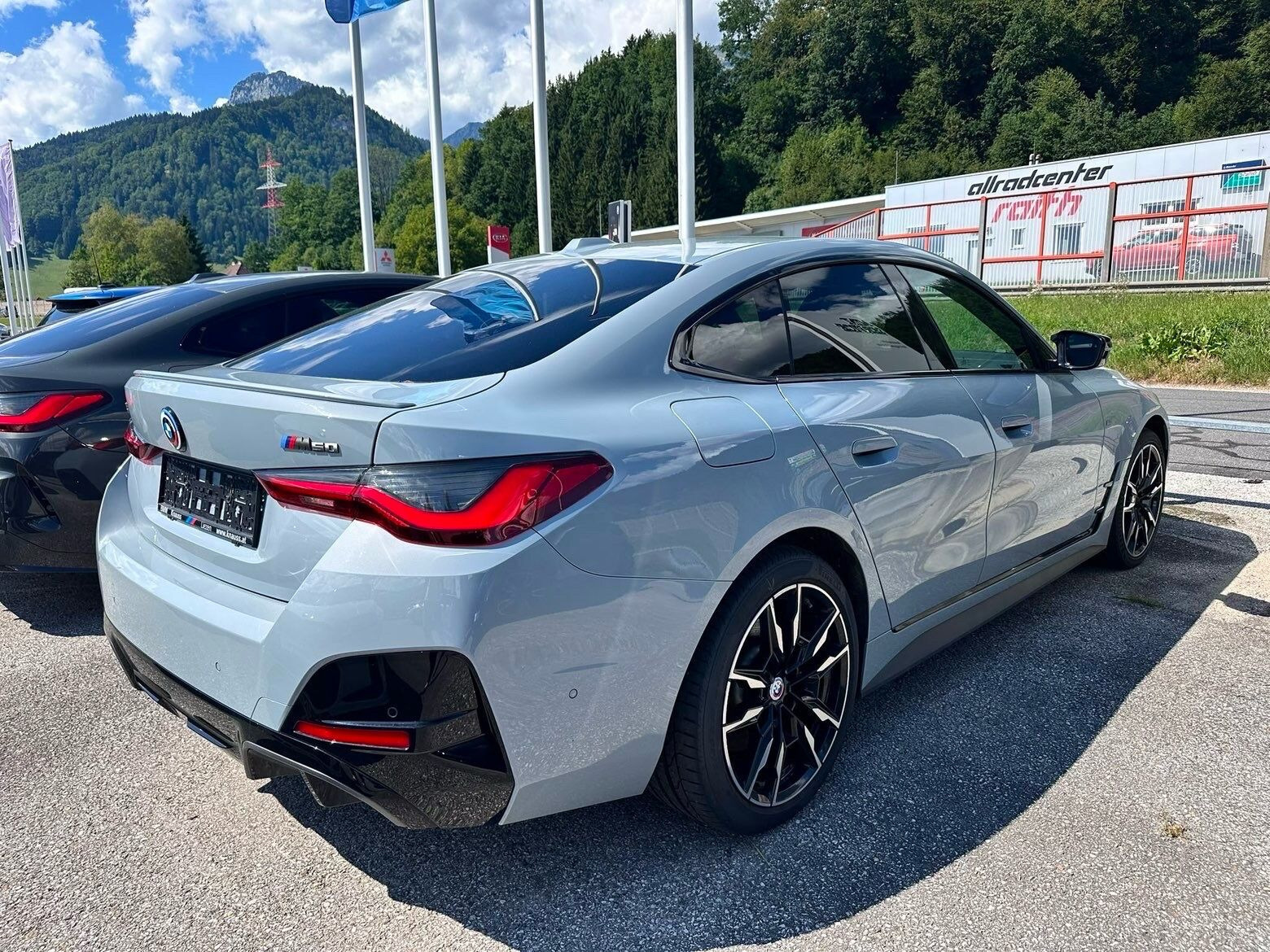 Grå BMW i4 fra 2022