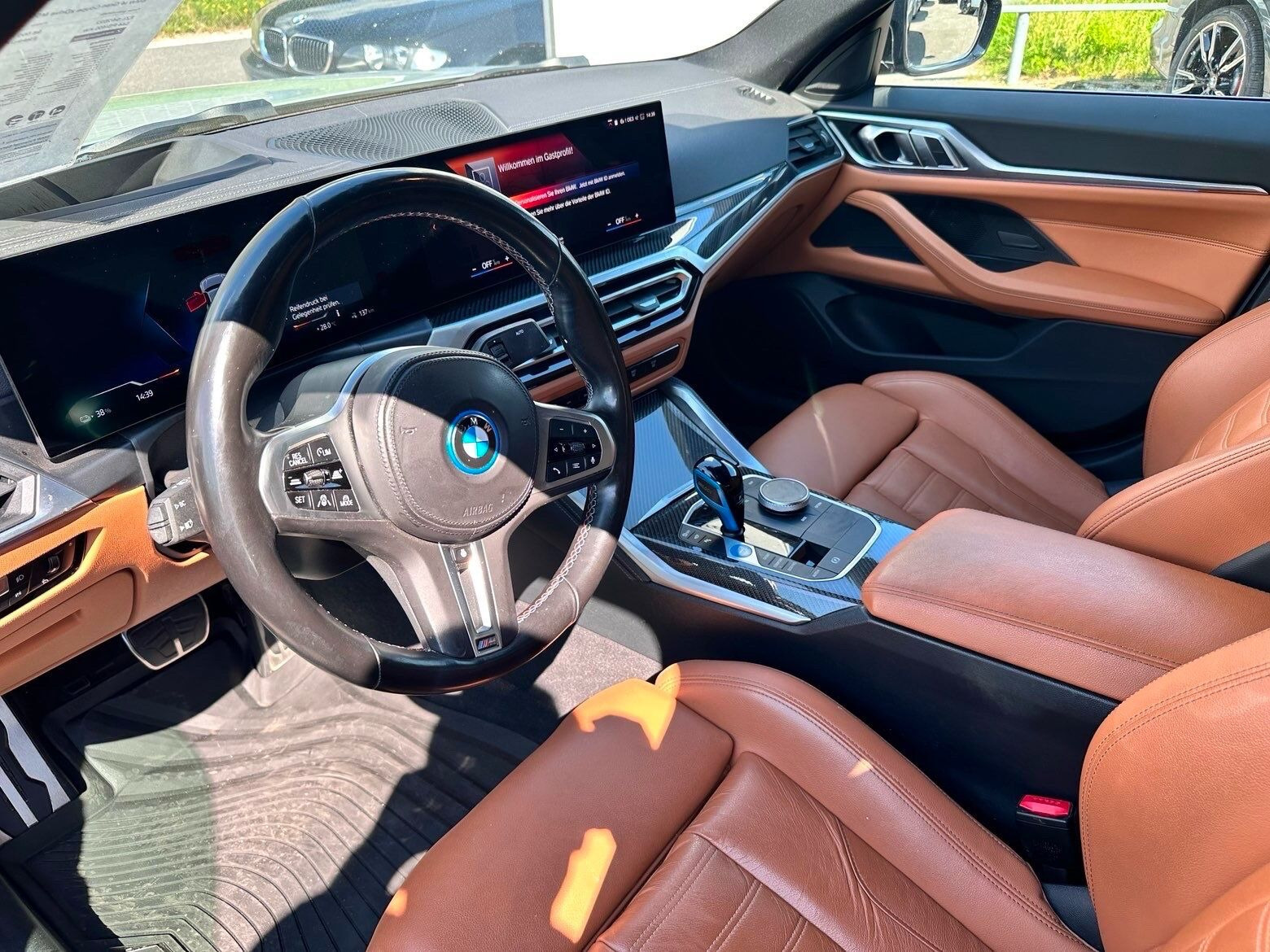 Grå BMW i4 fra 2022