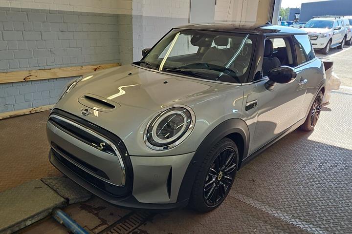 Sølv Mini Cooper fra 2023