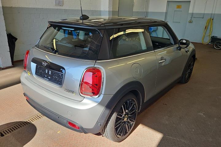 Sølv Mini Cooper fra 2023