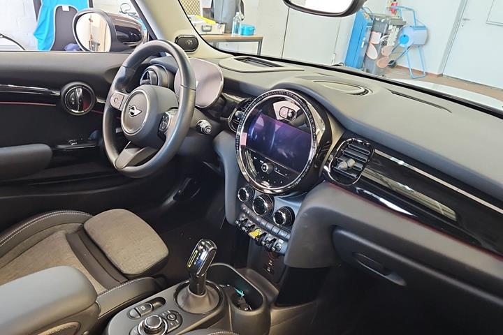 Sølv Mini Cooper fra 2023