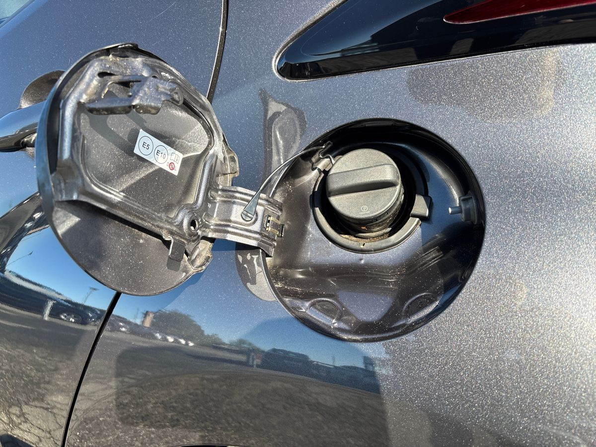 Grå Toyota Yaris fra 2021