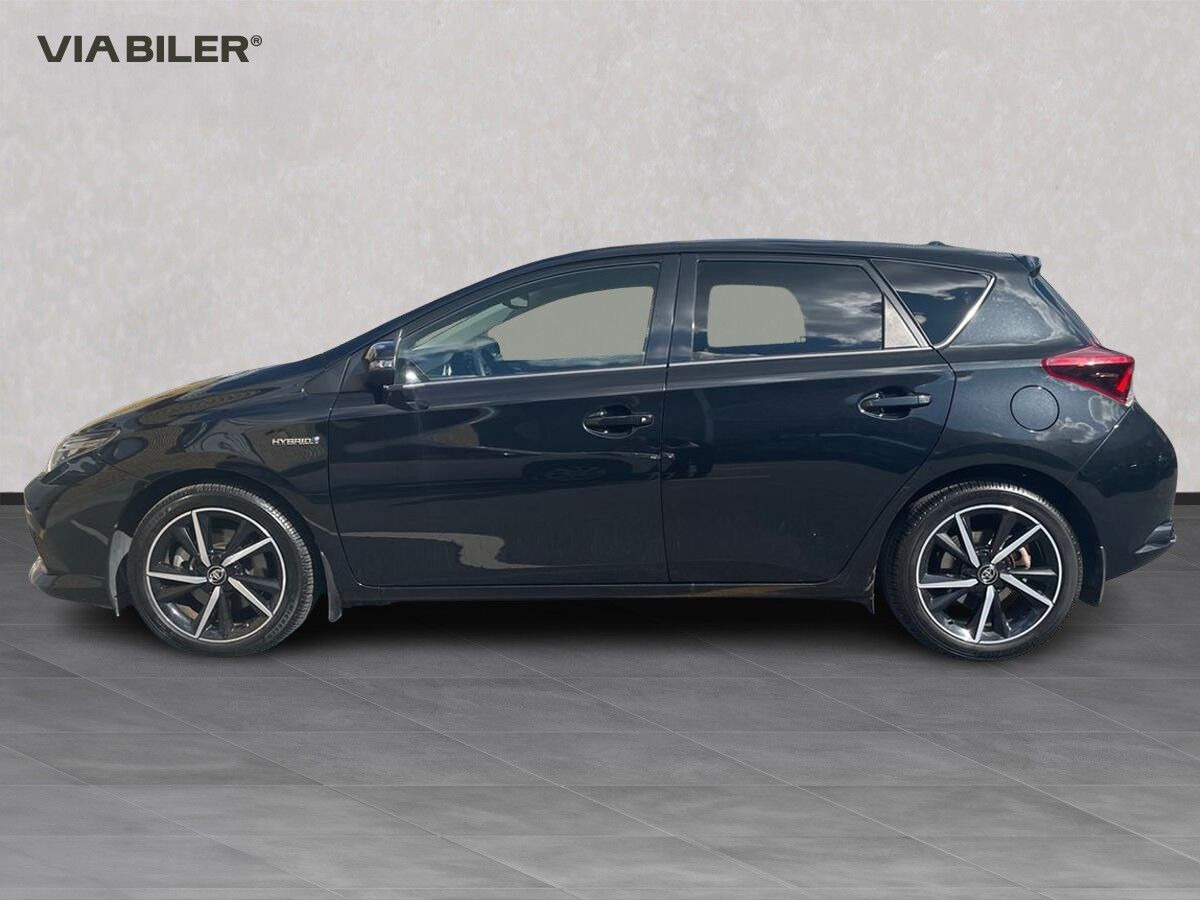 Sort Toyota Auris fra 2018