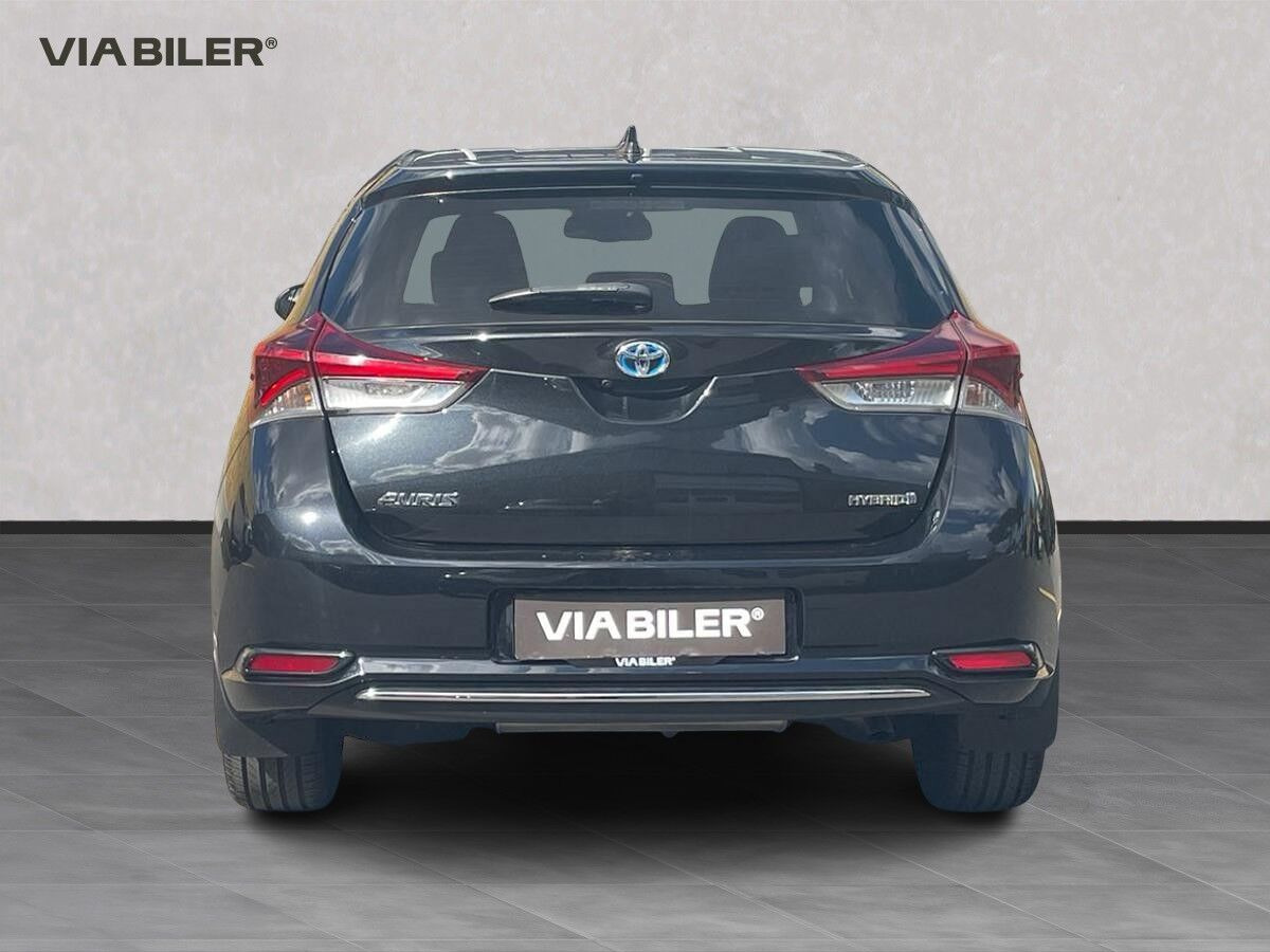 Sort Toyota Auris fra 2018