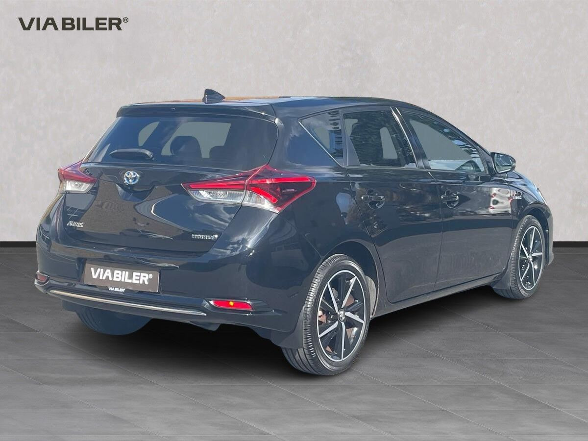 Sort Toyota Auris fra 2018