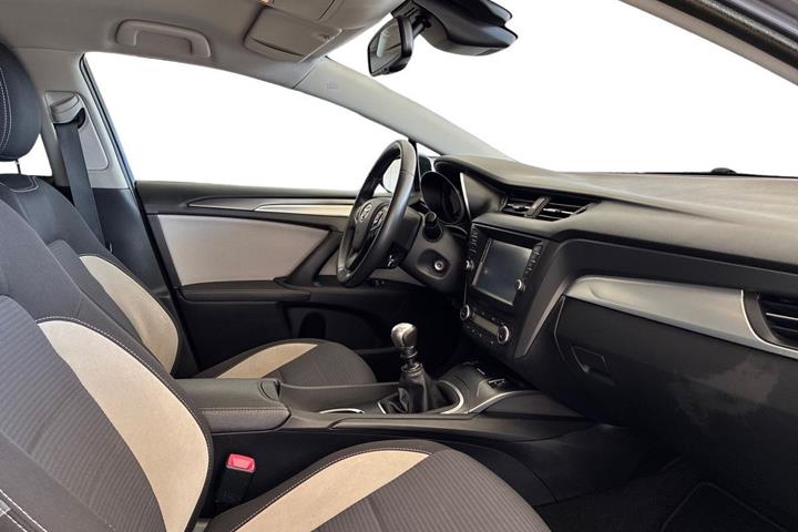 undefined Toyota Avensis fra 2017