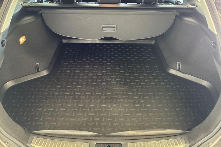 undefined Toyota Avensis fra 2017