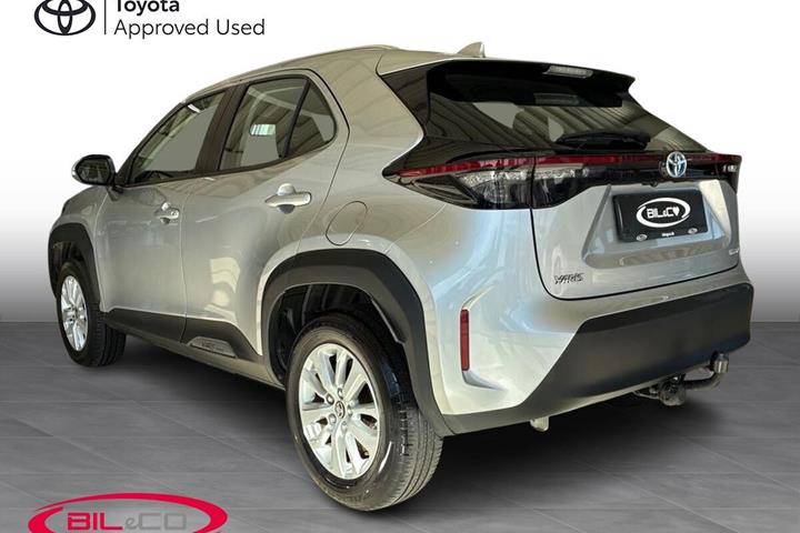 Sølv Toyota Yaris Cross fra 2022
