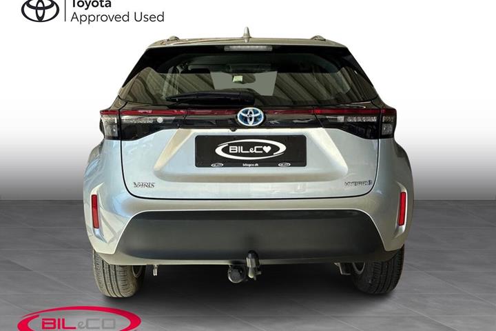 Sølv Toyota Yaris Cross fra 2022