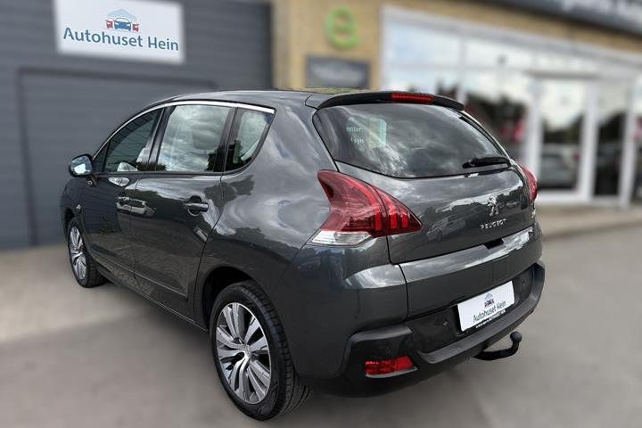 Grå Peugeot 3008 fra 2015